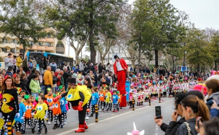 O CARNAVAL EM ALBUFEIRA RIMA COM BRINCADEIRA  
