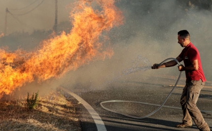 Incêndios/Algarve: Bombeiros fazem consolidação da extinção de fogo com 6.700 hectares afetados