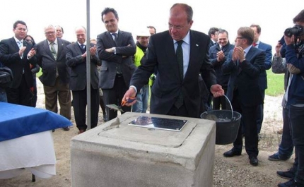Presidente da APS no arranque da construção  da Plataforma Logística de Badajoz
