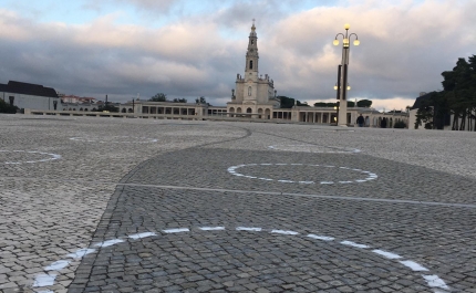 REPORTAGEM: Peregrinos marcam lugares no santuário para não falharem celebrações