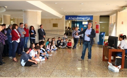 CRIANÇAS SENSIBILIZAM TRABALHADORES MUNICIPAIS 