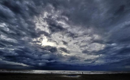 Início da semana com vento forte e chuva em Portugal continental