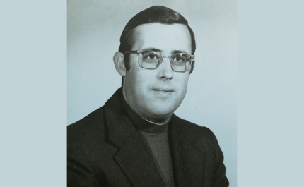 CÂMARA MUNICIPAL DE FARO DÁ NOME DE SACERDOTE A PRAÇA DA CIDADE