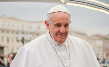 Os 8 filmes e séries sobre o Papa Francisco: quais são e onde assistir?