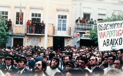RAQUEL VARELA E LUÍSA BARBOSA PEREIRA APRESENTAM HISTÓRIA DOS LOULETANOS NA REVOLUÇÃO DO 25 DE ABRIL