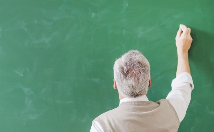 Mais de 300 professores aposentam-se entre janeiro e fevereiro