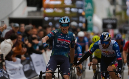 Volta ao Algarve: Francês Paul Magnier vence etapa inaugural e é o primeiro líder