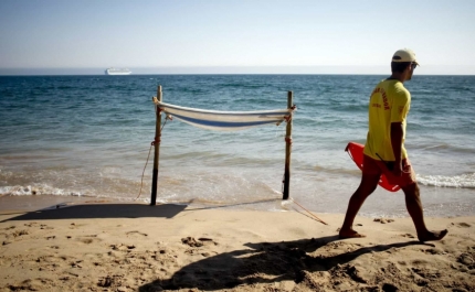 Mais de 20 concessões de praia fechadas a Sul por falta de nadadores-salvadores - Federação