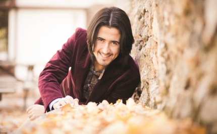 Fadista César Matoso afirma que o seu novo álbum tem «muita gente dentro» 