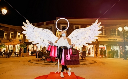 Designer Outlet Algarve entra na época natalícia e convida visitantes a transformarem-se em postais de Natal Mega Give Away