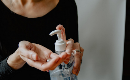 Dúvidas domésticas sobre o Covid-19: há que limpar as compras?... e como tratar o lixo?...