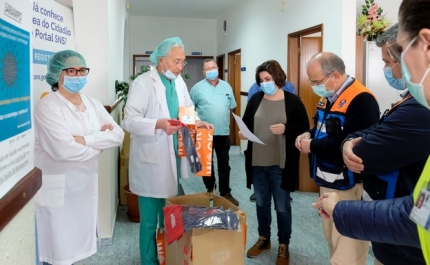 LOULÉ DOA EQUIPAMENTOS A MÉDICOS E ENFERMEIROS DOS CENTROS DE SAÚDE DO CONCELHO