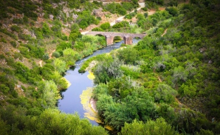 LOULÉ, SILVES, ALBUFEIRA E UNIVERSIDADE DO ALGARVE CELEBRAM PROTOCOLO PARA CANDIDATURA A GEOPARQUE DA UNESCO