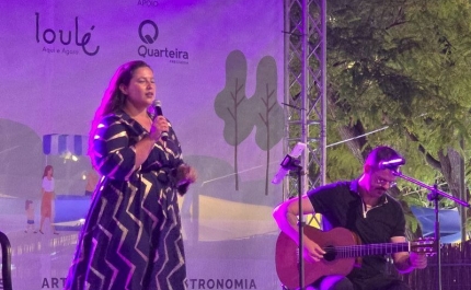 Alexandra Viana e Tiago Valentim no Mercado de Verão de Quarteira 