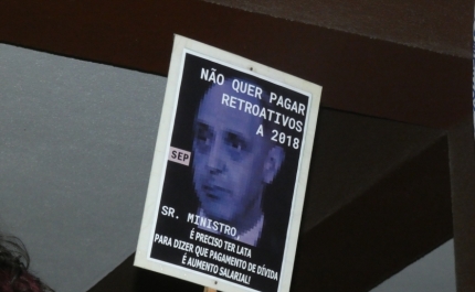 Enfermeiros do centro hospitalar do Algarve mantêm greve para quarta-feira