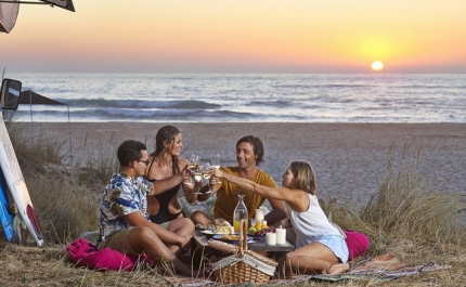 RTA TIRA POLAROIDES A TURISTAS QUE ESCOLHEM ALGARVE