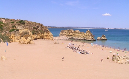 Quercus retira “Qualidade de Ouro” à praia de Dona Ana