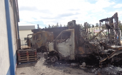 Incêndio em Vilamoura destrói quatro camiões