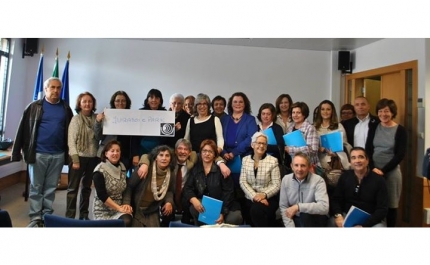 Reitor da UALG entrega diplomas a funcionários