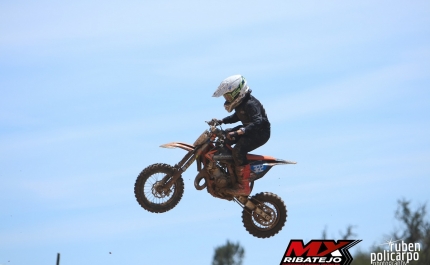 Motocross levou espetáculo até à Cortelha