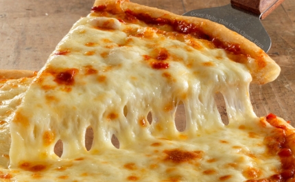 Ex-emigrante aposta em roulotte de pizzas para conquistar serra algarvia