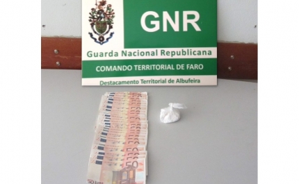 GNR detém homem por tráfico de estupefacientes e contrafação de moeda