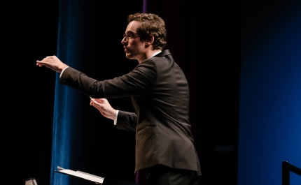 Martim Sousa Tavares estreia-se como Maestro Titular da Orquestra Clássica do Sul