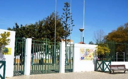 ESCLARECIMENTO DA CÂMARA MUNICIPAL DE FARO A PROPÓSITO DA COLOCAÇÃO DE PESSOAL NÃO DOCENTE NAS ESCOLAS DO CONCELHO