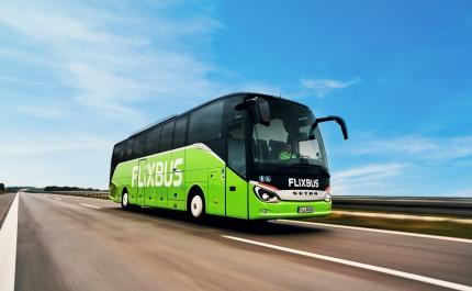 NOVA LIGAÇÃO AO ALGARVE | ALEMÃ FLIXBUS CHEGA A ARMAÇÃO DE PÊRA, PORTIMÃO E LAGOS 