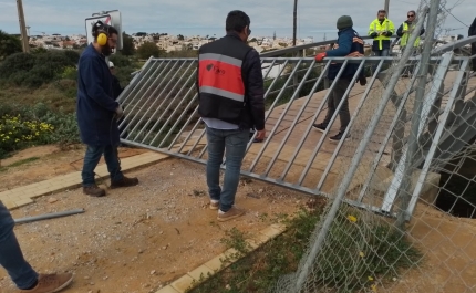 Câmara de Faro retira portões que impediam passagem no Parque Ribeirinho