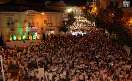 NOITE BRANCA LOULÉ 2015: SPOTS DO VERÃO ALGARVIO JUNTAM-SE À FESTA E LOJAS DA CIDADE VÃO ESTAR ABERTAS