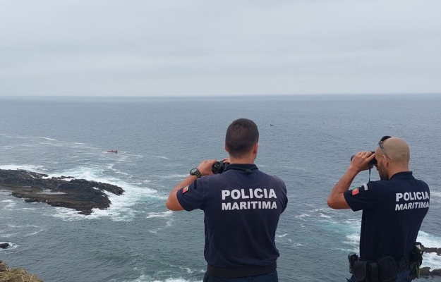 Retomadas buscas por pescador desaparecido na ponta da Atalaia em Aljezur