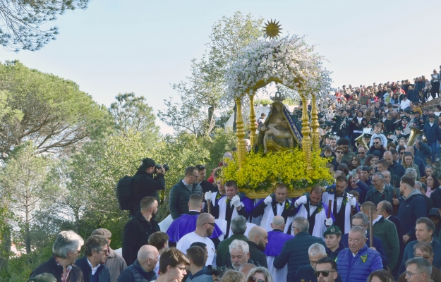 CELEBRAÇÕES PASCAIS EM LOULÉ COM A FESTA PEQUENA DA MÃE SOBERANA