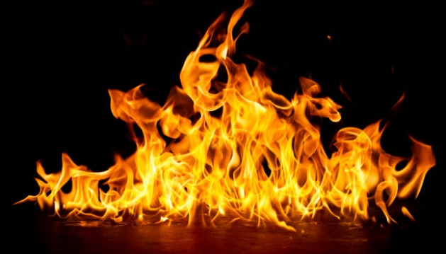 Incêndio destrói armazém de supermercado em Vilamoura