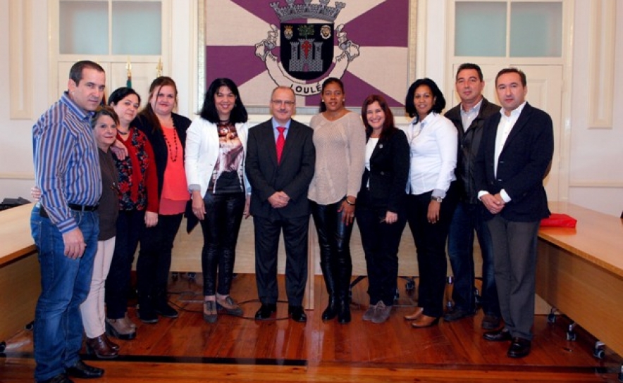 EMBAIXADORA DE CUBA VISITOU LOULÉ E CONTACTOU COM MÉDICOS  