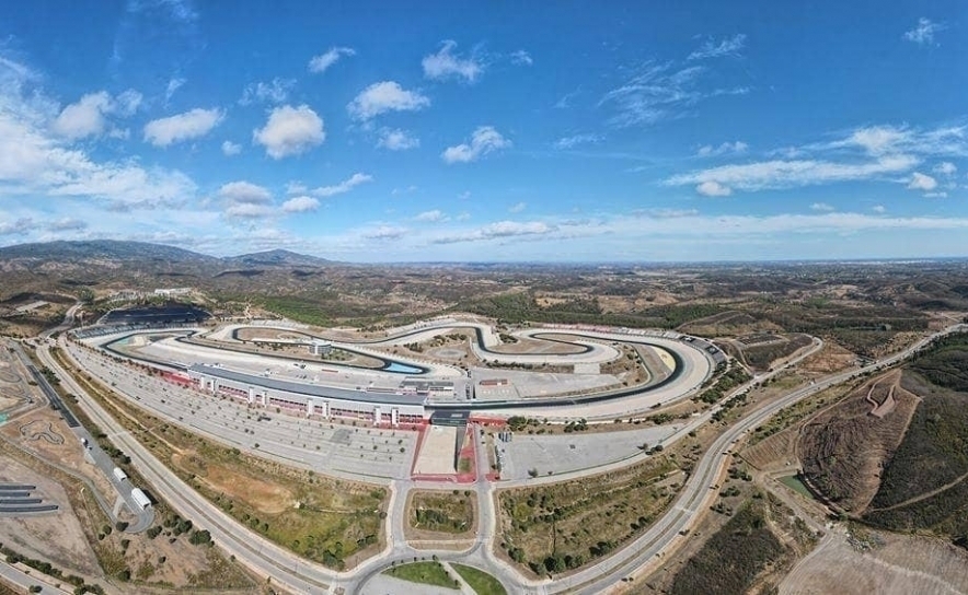 Mercedes domina GT Open em Portimão