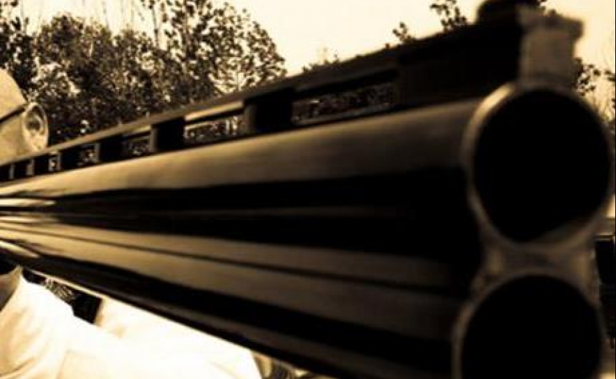 Homem mata mulher de quem se estava a separar a tiro de caçadeira em café de Faro