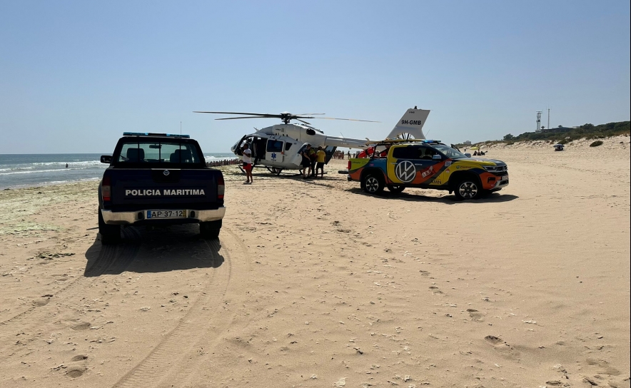 Auxiliado jovem em dificuldades na praia do Cabeço em Castro Marim