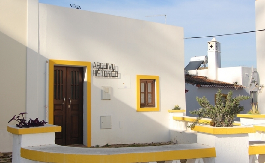 16 anos de história da ATAS doados ao Arquivo Municipal de Alcoutim 