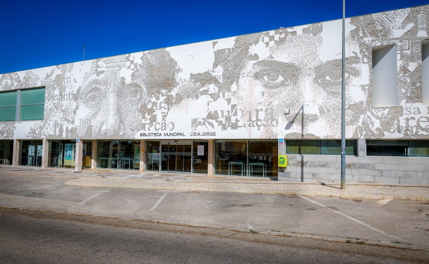 BIBLIOTECA MUNICIPAL LÍDIA JORGE COM  VÁRIAS APRESENTAÇÕES DE LIVROS EM AGENDA