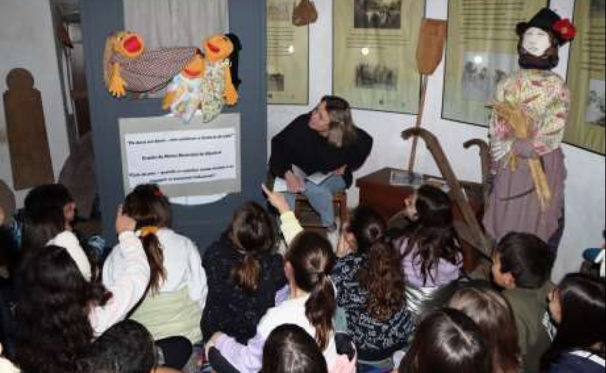 Teatro de Fantoches leva crianças ao Moinho do Maralhas para conhecerem história do pão