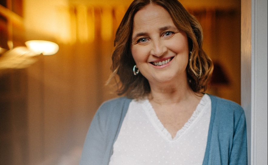 ALMANCIL RECEBE PODCAST AO VIVO «O POEMA ENSINA A CAIR», DE RAQUEL MARINHO