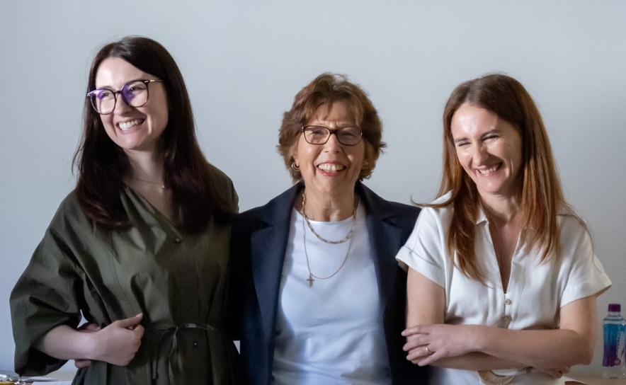 Edite Reis coordenadora do Núcleo (à direita)  Margarida Ferreira ( psicóloga) e Fernanda Marzagão ex-cuidadora e voluntária (esq)