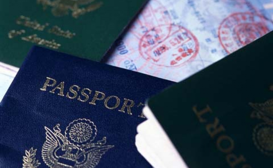 Cinco acusados de auxílio à imigração ilegal e falsificação de documento