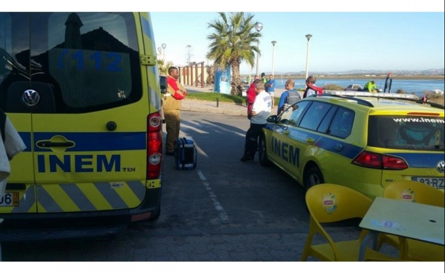 Polícia Marítima auxilia tripulantes de embarcação naufragada em Faro