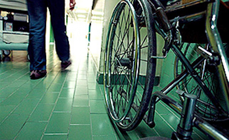 Sindicatos e comerciantes alertam para carências na saúde com ação simbólica em Albufeira