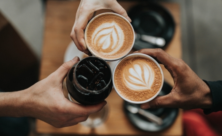 Pausas para café ou fumar no horário de trabalho podem (ou não) ser descontadas em Portugal?