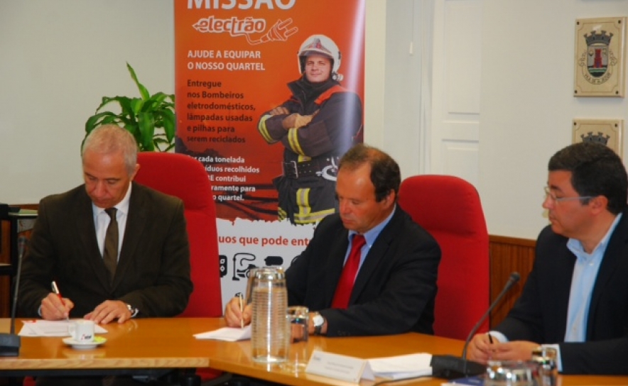 MISSÃO ELECTRÃO – AMB3E e Bombeiros do Algarve assinam protocolo