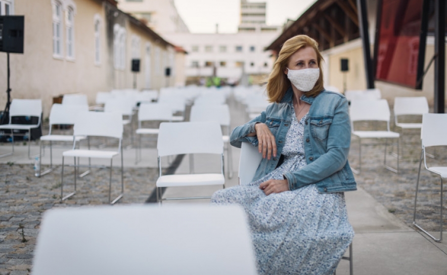 Máscara obrigatória a partir de hoje nos exteriores - tudo o que diz a nova lei