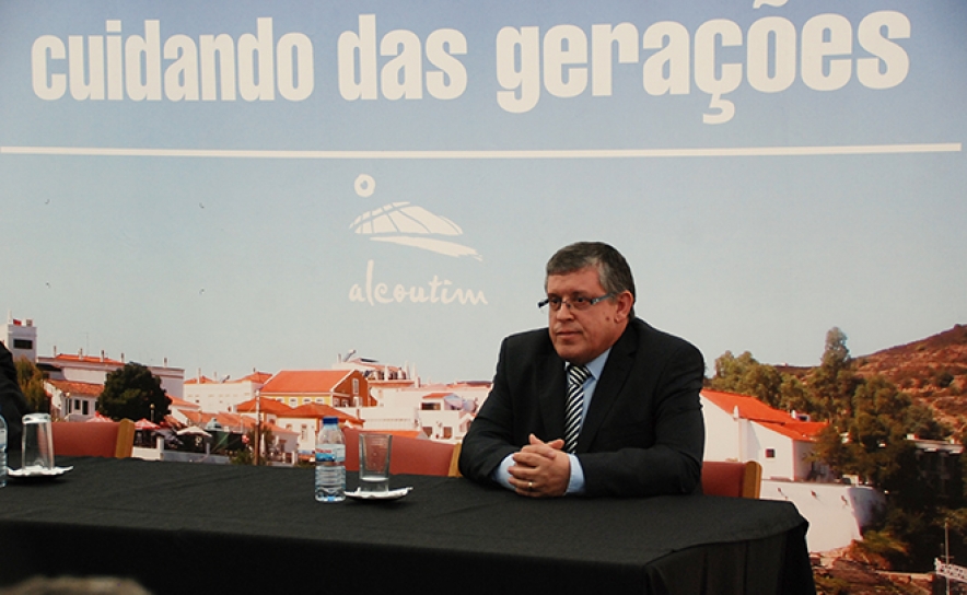 Alcoutim distingue diácono Albino Martins com Medalha Municipal de Mérito, grau ouro